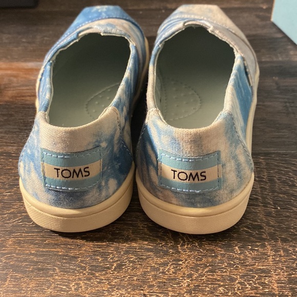 Kids Toms… Tie Dye - Picture 7 of 9